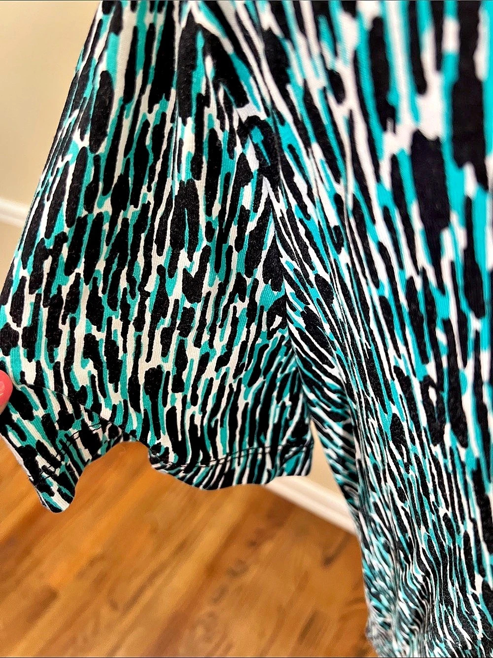 JM Collection Abstract Print Short Sleeve Top Size Large - Picture 3 of 10
